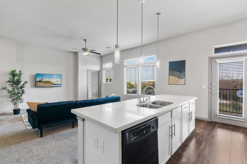 Apartament Modern Austin 2Br 2B Unit With Pool, Parking & Wifi Zewnętrze zdjęcie